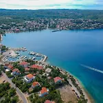 Savic By Interhome سيلو